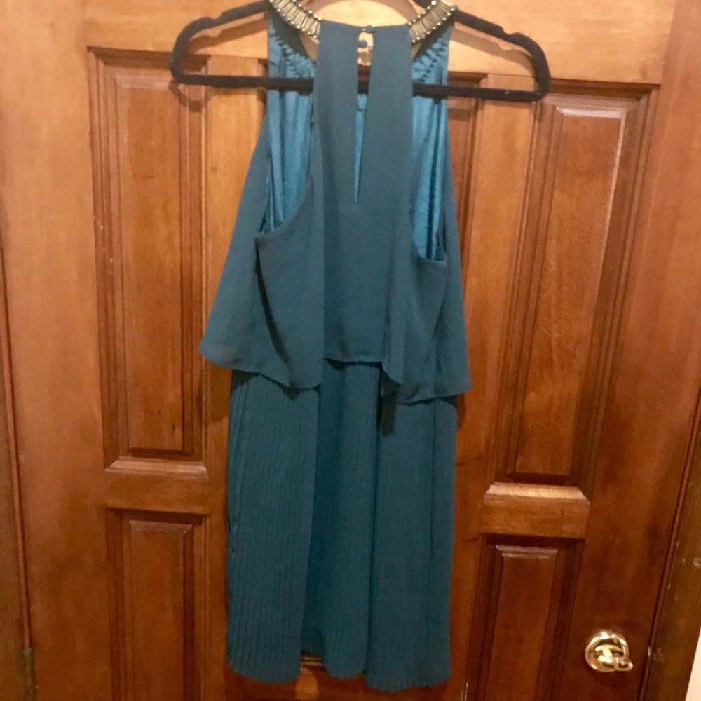 Fab’Rik green, beaded collar dress - Picture 3 of 3
